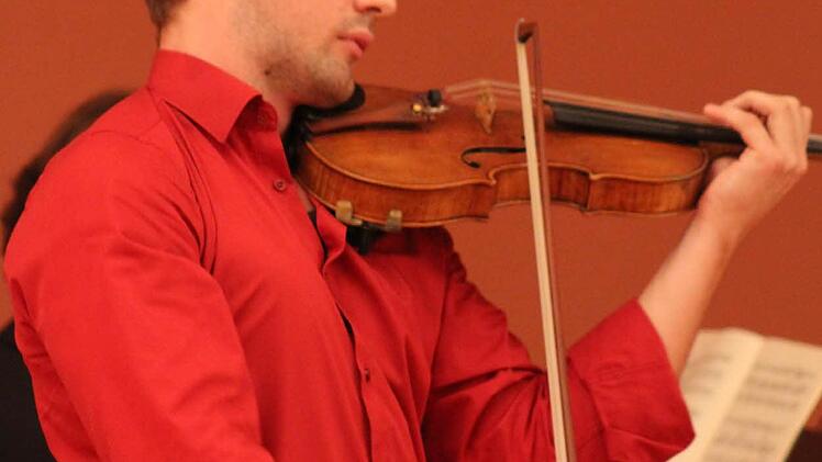 Marius Biglmaier hat schon im Alter von vier Jahren Violinunterricht bekommen, jetzt studiert er an der Würzburger Hochschule