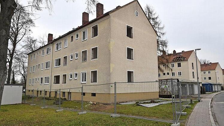 In der Mittelbach werden derzeit 96 ehemalige Sozialwohnungen abgebrochen. Foto: Ronald Rinklef