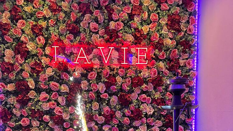 Forchheimer (24) erfüllt sich Traum mit eigener Cocktailbar "La Vie" - Interesse der Gäste groß