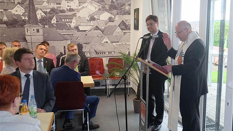 Offizielle Einweihung des Seniorenhauses Thulbatal  Foto: Gerd Schaar