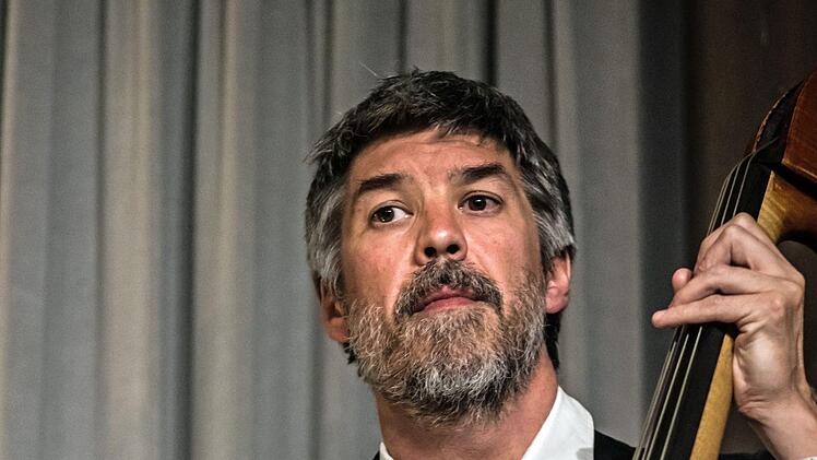 Coburg-Debüt: Das Ensemble "Trams des Balkans" beeindruckte die Zuhörer bei "Leise am Markt".Foto: Jochen Berger