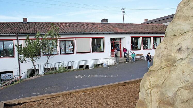 Für die Schule in Kersbach stehen im aktuellen Haushalt rund eine Million Euro bereit, um die Planungen und die Vorarbeiten für den Neubau zu leisten. Foto: Josef Hofbauer