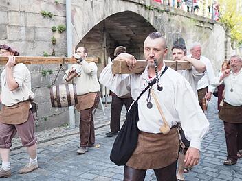 15 verschiedene Gruppen nahmen am Freitag am Festumzug teil. Fotos: Marian Hamacher