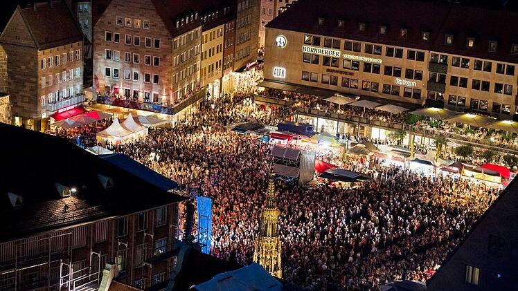 Der Hauptmarkt in Nürnberg ist einer der Schauplätze des Bardentreffens. Foto: Bardentreffen Nürnberg/Uwe Niklas