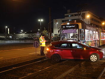 Unfall mit N&uuml;rnberger Stra&szlig;enbahn: Eine Person verletzt