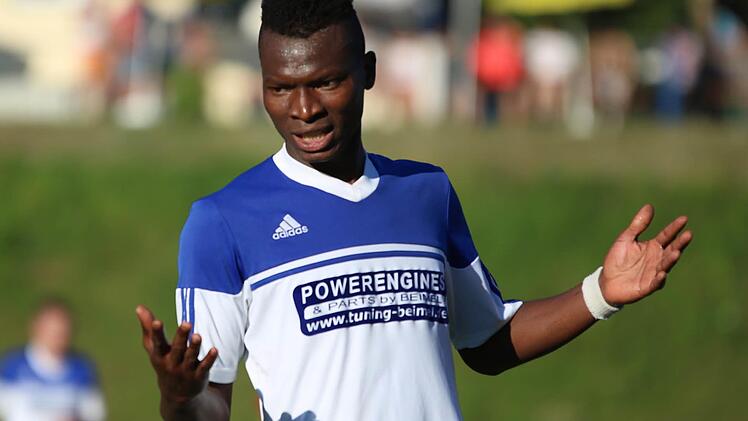 Seit dieser Saison geht Muhammed Abubakar für den FC Wichsenstein in der Kreisklasse 3 auf Torejagd.  Foto: Matthias Hofmann