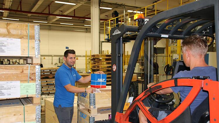 Für Ingenieur Jan Bischoff war die BS-plus-Klasse die Grundlage für seine Karriere bei SKF. Fotos: Ralf Ruppert