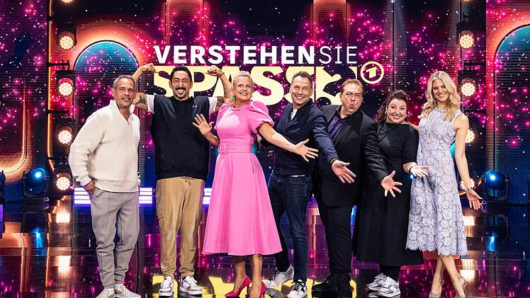 Weniger Shows, daf&uuml;r viele Promis (von links): Moritz Bleibtreu, Eko Fresh, Barbara Sch&ouml;neberger, Sebastian Fitzek, Oliver Kalkofe, Meltem Kaptan und Larissa Marolt treffen bei "Verstehen Sie Spa&szlig;?" aufeinander.
