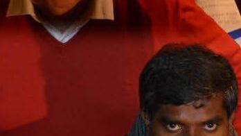 Pater Thomas Muttam, Kaplan in St. Hedwig (vorne), und Klaus Köstner. Foto: Sonja Adam