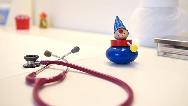 Zu viel Borsäure im Spielschleim kann bei Kindern zu Krämpfen, Durchfall und Erbrechen führen. Symbolfoto: Britta Pedersen/dpa-Zentralbild/dpa