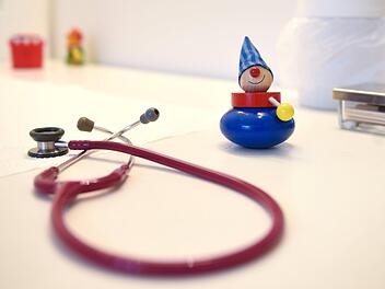 Zu viel Borsäure im Spielschleim kann bei Kindern zu Krämpfen, Durchfall und Erbrechen führen. Symbolfoto: Britta Pedersen/dpa-Zentralbild/dpa