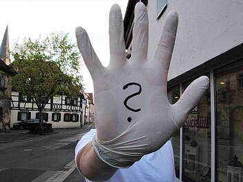 Handschuhe sch&uuml;tzen nicht  vor einer Ansteckung mit Viren, sagt der Fachmann. Gr&uuml;ndliches H&auml;ndewaschen ist viel wirksamer. Ellen M&uuml;tzel