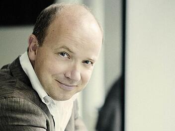 Roland Kluttig, seit Herbst 2010 Generalmusikdirektor am Landestheater Coburg Foto: Marco Borggreve