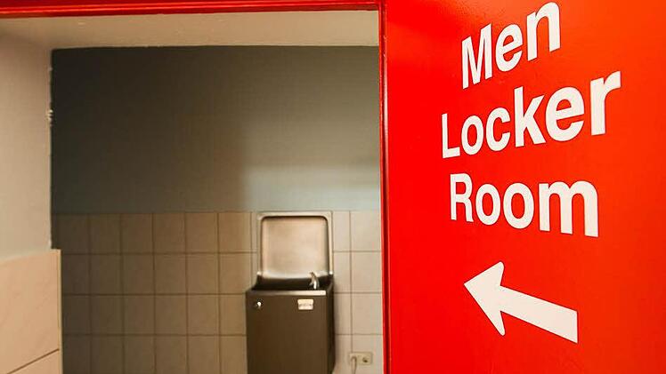 Die Männerumkleide.