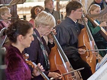 Mit klangvollem Musizieren auf historischen Instrumenten begeisterte der Melchior-Franck-Kreis im Riesensaal. Fotos: Jochen Berger