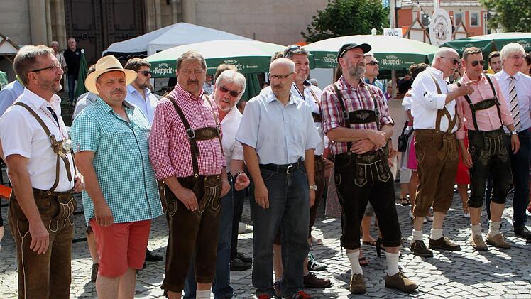Nahezu vollzählig waren die Stadträte erschienen.