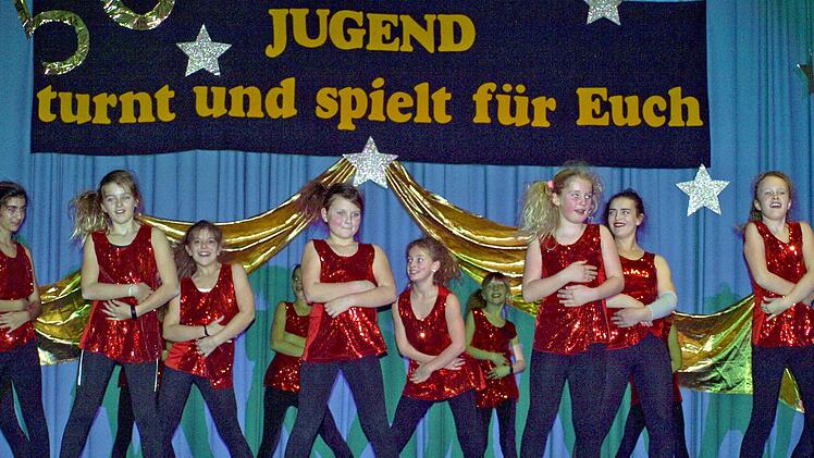 Zu bekannten Musicalmelodien wirbelten die Mädchen über die BühneSusanne Deuerling