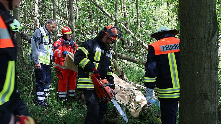 Bundorf: Johanniter Rettungshundestaffel führte Großübung durch