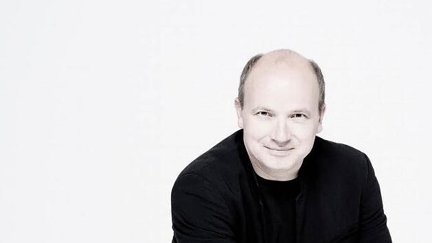 coburgs Generalmusikdirektor ist musikalischer Leiter der Neuinszenierung von Benjamin Brittens "Peter Grimes" am Landestheater. Premiere ist am Samstag, 26. Januar.Foto: Marco Borggreve