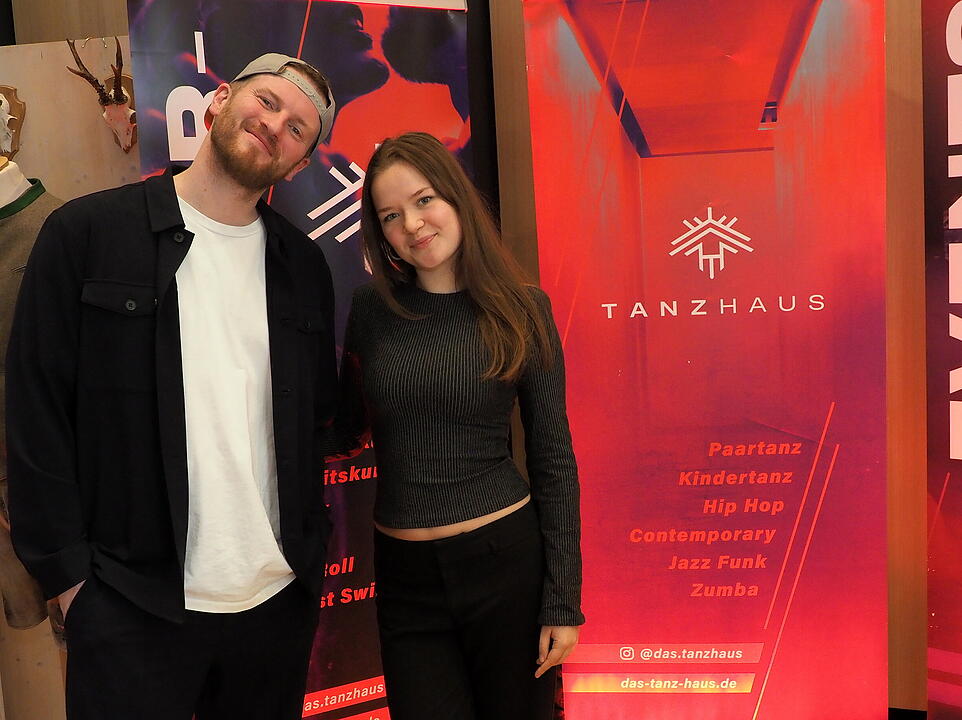 Inkl. Braut- und Festmodenschauen.