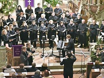 Mit einem eindrucksvollen Chorkonzert in der Marienkirche mit weihnachtlichen Liedern wurde am Sonntag die Kirchenmusikreihe "Klang-Kontakte" in K&ouml;nigsberg 2016 beendet.