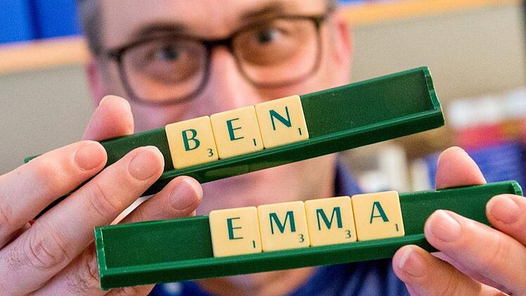 Ben und Emma - zwei schöne Vornamen, die 2018 die beliebtesten in Deutschland waren. Doch manche Eltern mögen es lieber ausgefallen. Dabei treibt der Hang zur Individualität kuriose Blüten. Foto: Daniel Bockwoldt/dpa