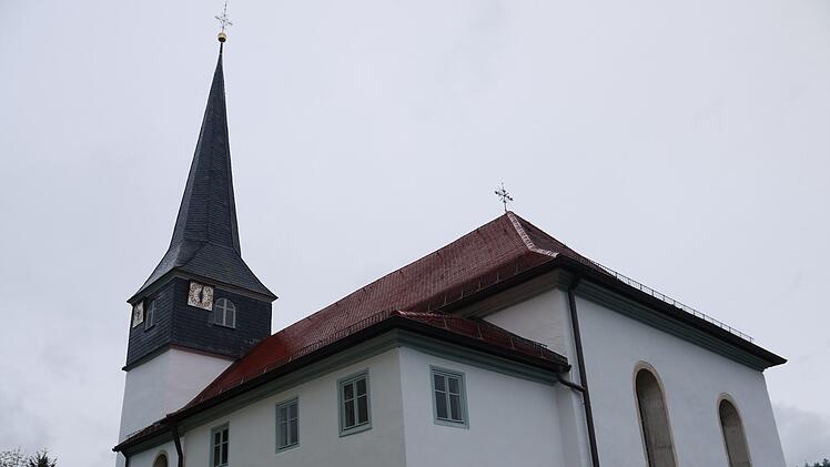 Die Jakobuskirche in Fischbach: Ende Juli wird dort wieder Konfirmation gefeiert. Fotos: Rebecca Vogt