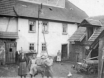 Aus den späten 1920-er Jahren stammt dieses Bild, das die Bocksmühle vor dem Brand 1934 zeigt.  Fotos: Archiv Feuerwehr Hausen