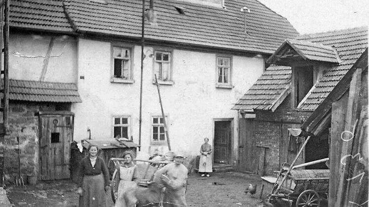Aus den späten 1920-er Jahren stammt dieses Bild, das die Bocksmühle vor dem Brand 1934 zeigt.  Fotos: Archiv Feuerwehr Hausen