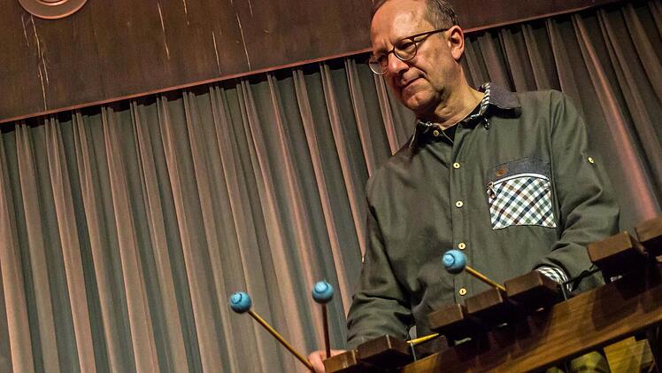 Daktarimba begeisterte in Coburg: Wolfgang Lackerschmid.Foto: Jochen Berger