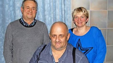 Sie wollen dem Kleintierzuchtverein Schney eine sichere Zukunft bieten: Heinz Gärtner, Joachim Lerf, Sabine Schneider.  Foto: Andreas Welz