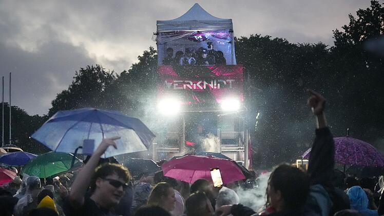 Techno-Parade «Rave The Planet»