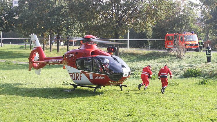 Der Abschluss eines langen Tages: Hubschrauebrlandung und Notarzttransport.