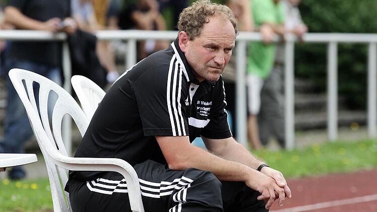 Muss seinen Stuhl räumen: Hans-Jürgen Heidenreich ist nicht länger Trainer des abstiegsbedrohten Bayernligisten SV Memmelsdorf. Foto: sportpress