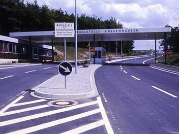 Der ehemalige Grenzübergang bei Eußenhausen (Landkreis Rhön-Grabfeld) war eine von drei nutzbaren Straßenverbindungen zwischen Franken und der DDR. Foto: Staatliches Bauamt Schweinfurt