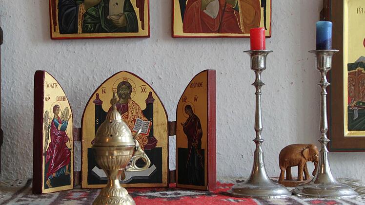 Selten macht Maria Schramm auch Ikonen-Bilder zum Aufstellen.