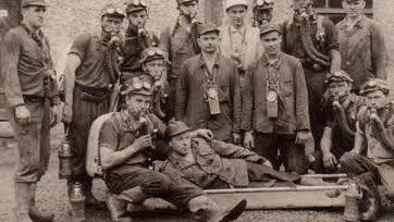 Die Rettungsmannschaft der Steinkohlenzeche St. Katharina von 1952 war drei Jahre später größtenteils an der Bergung der verschütteten Bergleute Heinrich Welscher und Georg Limmer beteiligt.