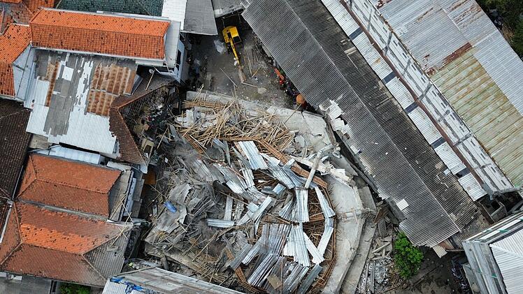 Internat in Indonesien eingestürzt