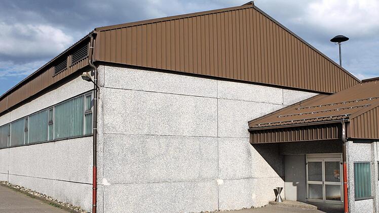 Die Turnhalle in Wilhelmsthal wird derzeit aufwendig saniert. Neben diesen einmaligen Kosten muss man im Jahr mit einen Defizit von rund 20 000 Euro rechnen.  Foto: Michael Wunder