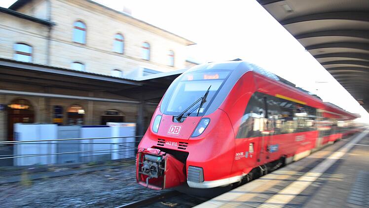 In einem Regionalexpress kam es in Unterfranken zu einer gef&auml;hrlichen K&ouml;rperverletzung. Symbolfoto: Tobias Kindermann