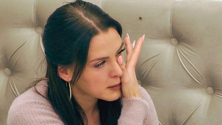 Jenny leidet unter Marvins Kommunikationsverweigerung.