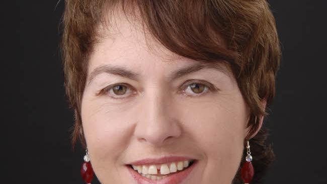 Meist ist das Sendestudio ihre Kanzel, doch heute predigt Rundfunkpfarrerin Melitta Müller-Hansen in der Petrikirche. Foto: privat