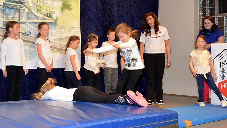 Kinderturnen der Sechs- bis Zwölfjährigen. Foto: Peter Rauch