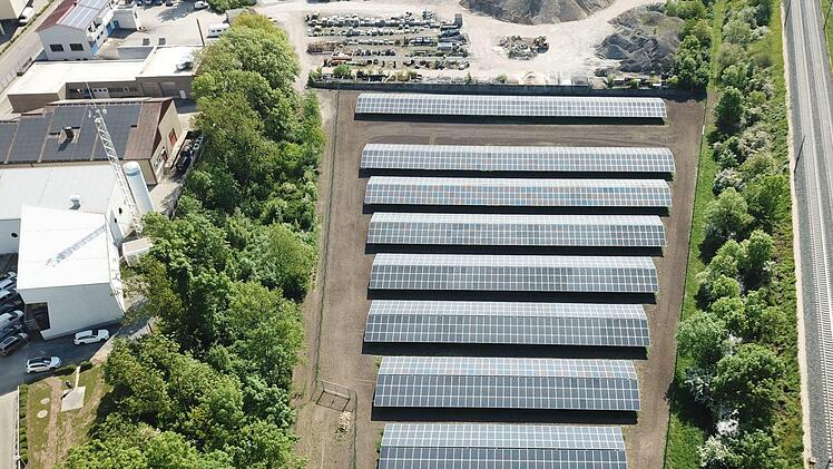 Luftaufnahme der neuen PV-Anlage in der Augsfelder Straße. Foto: Stadtwerk Haßfurt