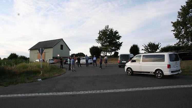 Eine Verengung der Einmündung am Platzer Berg soll von unbefugtem Benutzen der Anlieger-Straße abhalten.Gabriele Sell