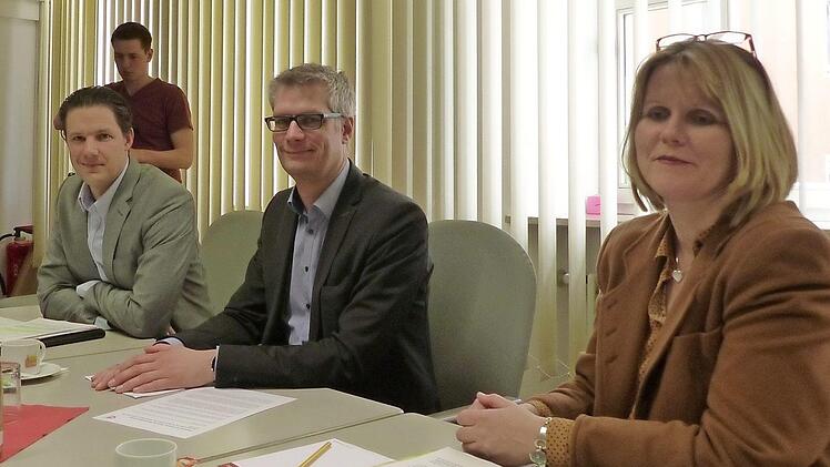 René Franz (l.), Uwe Kirschstein und Britta Kaiser informierten über die betriebsärztliche Mitarbeiteruntersuchung. Fotos: Pauline Lindner