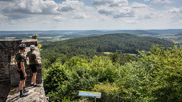 Weitblick von der Burgruine Bramberg