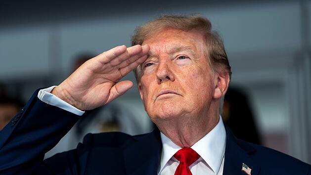 Trump im Cateringwagen: Netflix k&uuml;ndigt Doku &uuml;ber geheime Flucht an