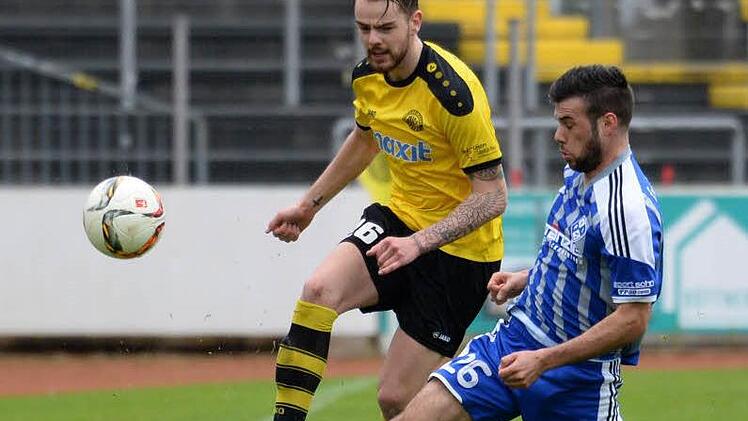 Mit Julian Pötzinger (links) hat der TSV Neudrossenfeld einen weiteren Akteur aus der Regionalliga verpflichtet. Foto: Peter Mularczyk