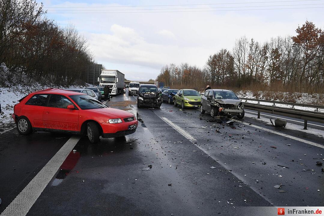 Unfallserie auf A73 bei Buttenheim